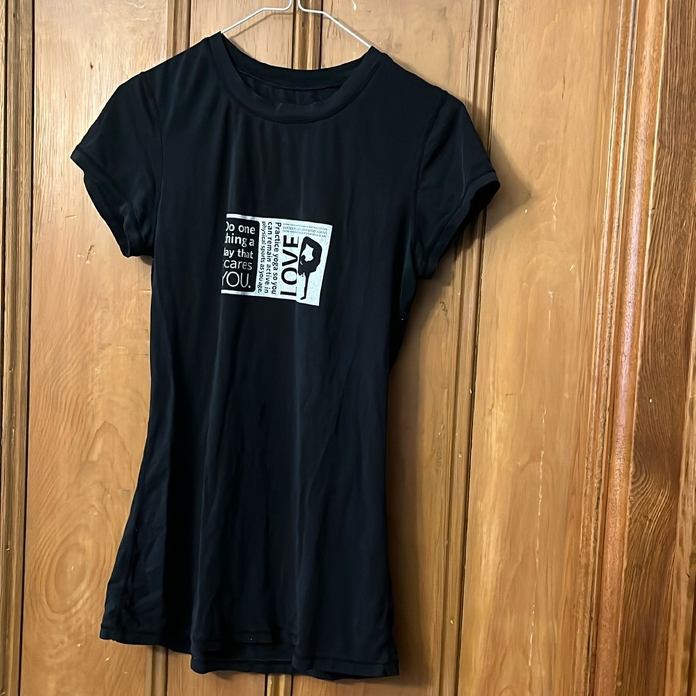 Lululemon t-shirt